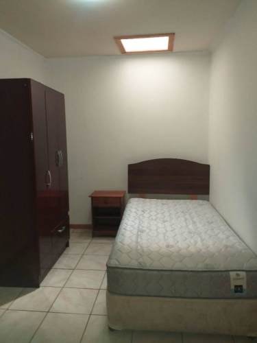 <p>Arriendo Pieza</p>