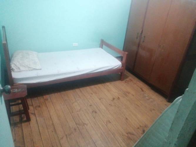 <p>Pieza en arriendo</p> image