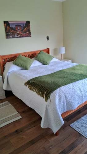 <p>Arriendo habitacion con baño privado</p> image