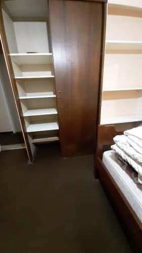 <p>Arriendo pieza en Isla Teja</p> image