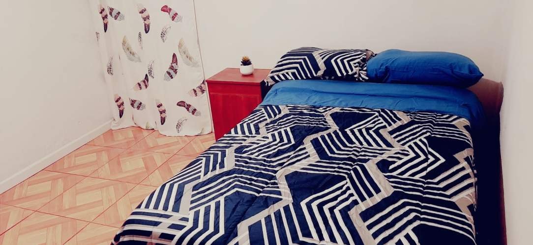 <p>Habitacion solida para persona sola, chilena</p> image