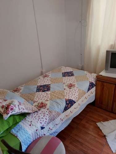 <p>Arriendo piezas amobladas con baño privado</p>