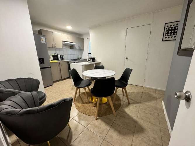<p>Habitación individual en departamento</p> image