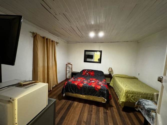 <p>Habitación Matrimonial Amoblada</p> image