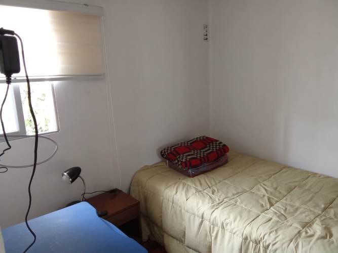 <p>Arriendo pieza con baño compartido. Gastos comunes incluidos.</p> image