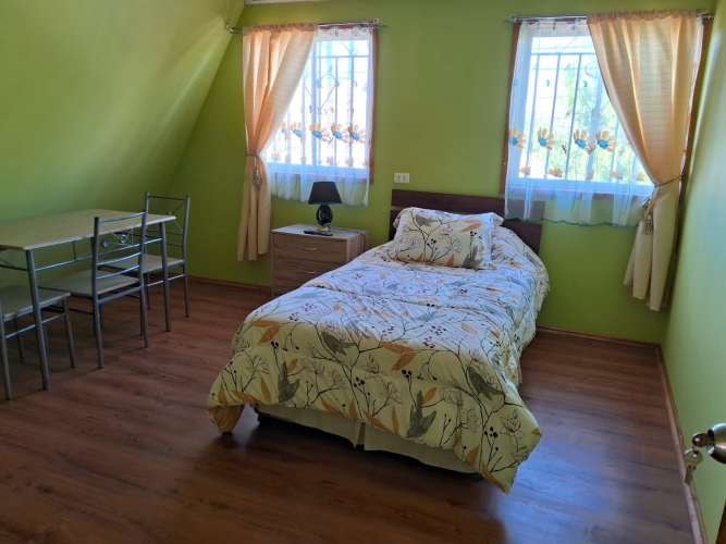 <p>Arriendo habitación amoblada.</p> image