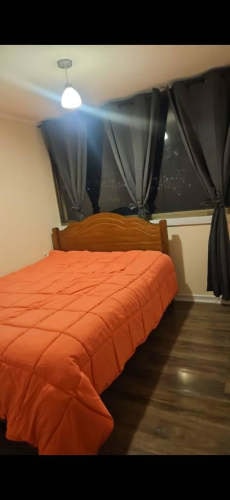 <p>Arriendo pieza amoblado para 1 persona (mujer)con baño en Depto</p>