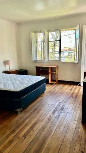 <p>Arriendo pieza amueblada</p> image