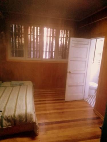 <p>Habitación  c/Baño privado, Barrio M.Montt, Providencia.</p>
