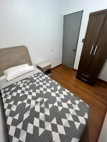 <p>Pieza, frente Metro Santa Julia ( La Florida)</p> image