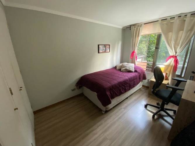 <p>Arriendo habitación en Lo Barnechea. Barrio más seguro de Santiago</p>