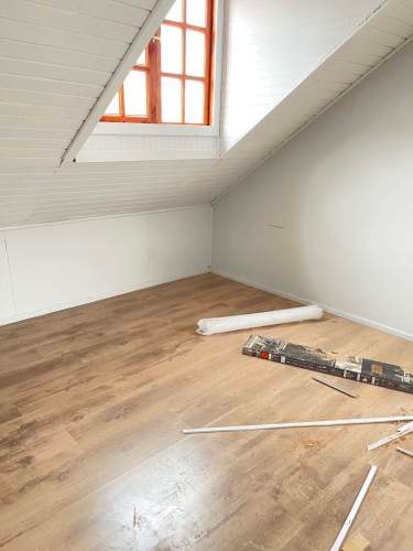 <p>Pieza + estar cocina + baño</p> image