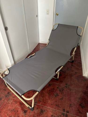 <p>Vendo cama plegable</p>