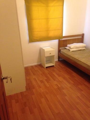 <p>ARRIENDO PIEZA VARONES</p>
