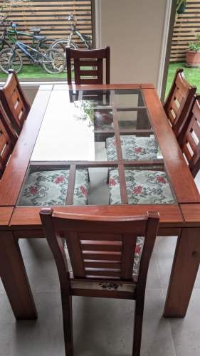 <p>Comedor 6 sillas café</p>