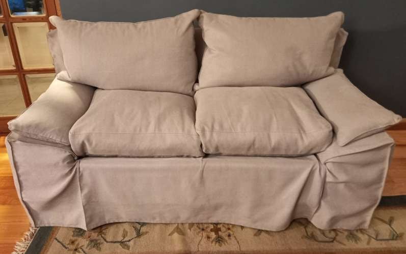 <p>Sillón de 2 cuerpos</p>
