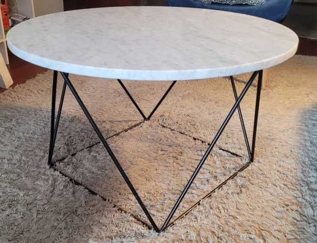<p>Mesa de centro mármol y fierro</p>