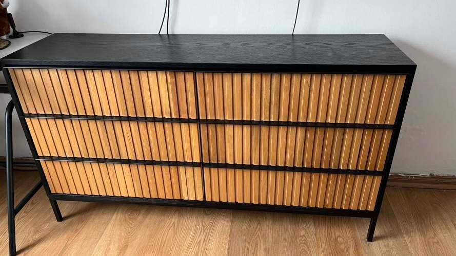 <p>Exclusiva y elegante cómoda de madera y fierro de 6 cajones con cierre suave</p>