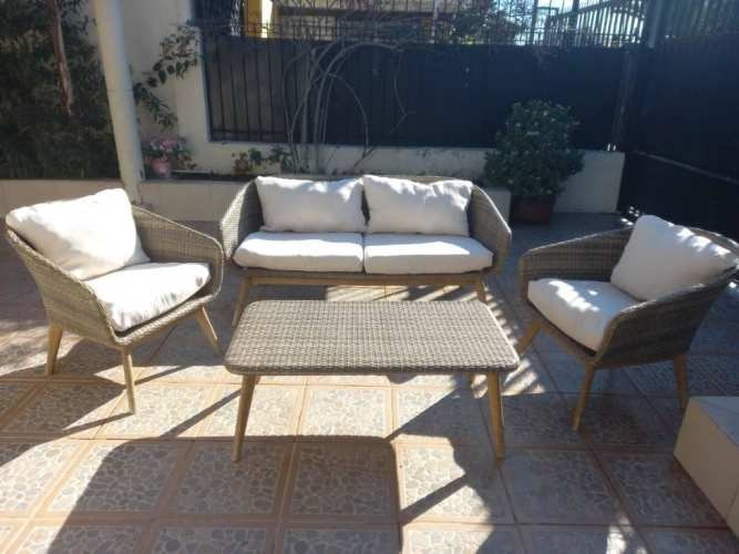 <p>TERRAZA RATAN</p>