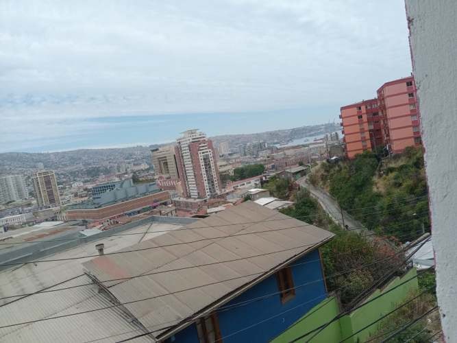 <p>ARRIENDO HABITACIONES A CUADRAS DE LA AV, ARGENTINA, VALPARAISO</p>