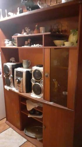 <p>Vitrina, biblioteca,ropero,cama 1 plaza</p>