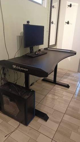 <p>Escritorio Gamer RGB Cougar Mars 120 con panel USB</p>