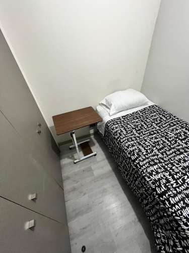 <p>Arriendo Pieza, Metro Departamental</p>