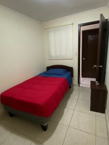 <p>SE ARRIENDAN PIEZAS AMOBLADA LADO SUR ANTOFAGASTA</p> image