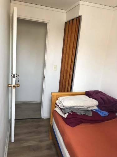 <p>ARRIENDO HABITACIÓN EN SANTIAGO PONIENTE  ( A 4 CUADRAS DEL METRO QUINTA NORMAL ) $165.000 + GGCC</p>