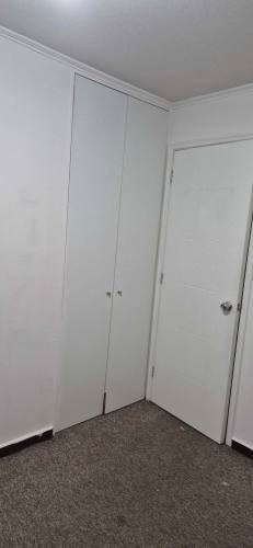 <p>Arriendo pieza en departamento</p> image