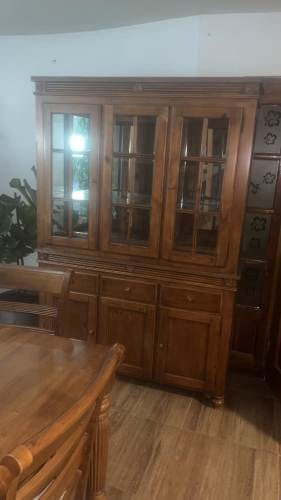 <p>Vitrina más comedor</p>