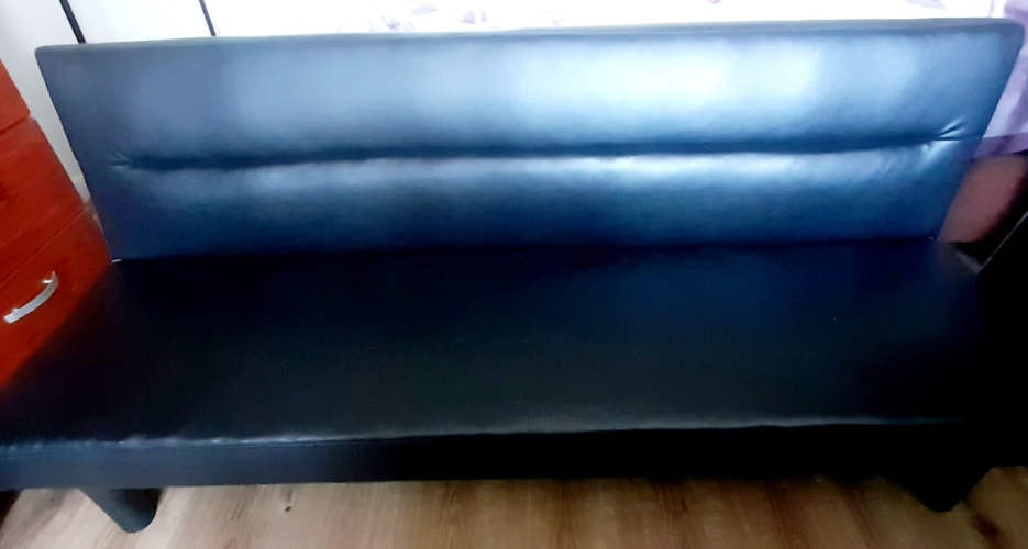 <p>Futón de cuerina</p>