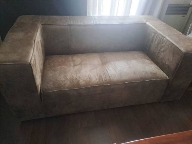 <p>Vendo sofá</p>