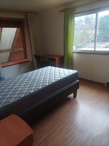 <p>Arriendo Pieza amoblada, en La Reina</p>
