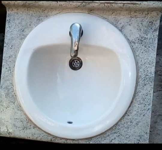 <p>artefactos de baño</p>