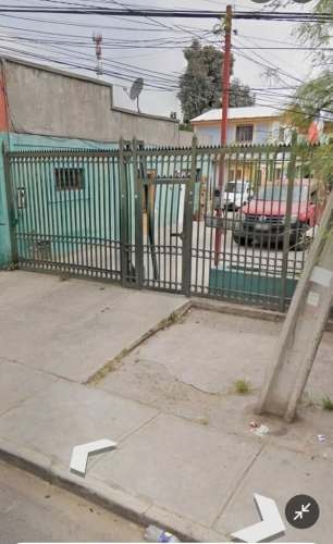 <p>ARRIENDO PIEZA GRANDE A PERSONA SOLA</p> image