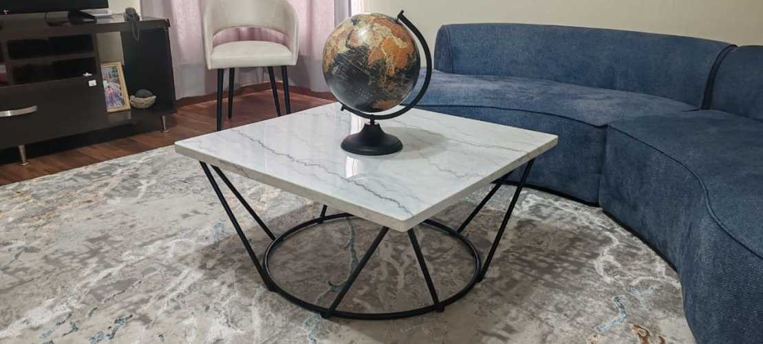 <p>Mesa metal base mármol</p>