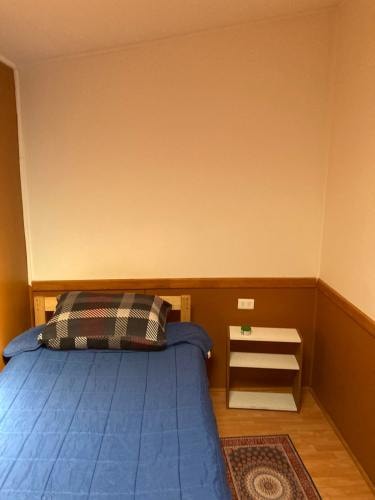 <p>arriendo habitaciones en sector club hipico de hualpenl</p>