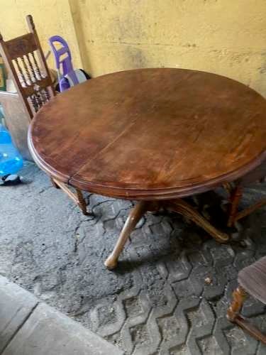 <p>Comedor madera 4 sillas</p>