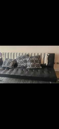 <p>Vende muebles Casa</p>