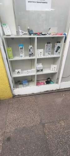 <p>Vendo muebles por cierre de local</p>