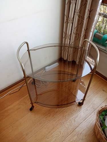 <p>Mesa de comedor, mesa de arrimo etc</p>