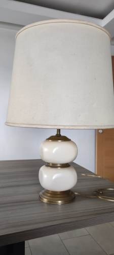 <p>Lámpara de mesa para living</p>