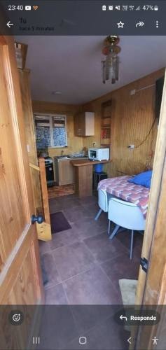 <p>Arriendo 2  piezas  en cabaña compartida. Sólo mujeres</p>
