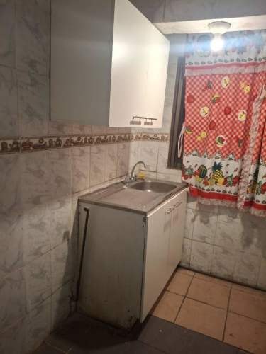 <p>Arriendo pieza interior</p>