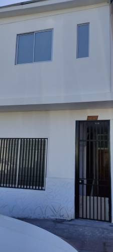<p>SE ARRIENDAN HABIT. AMOBLADAS CON BAÑO PRIVADO</p>