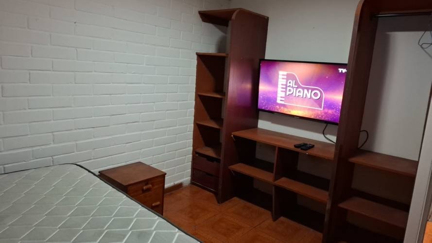 <p>arriendo de habitacion amoblada para hombre solo</p> image