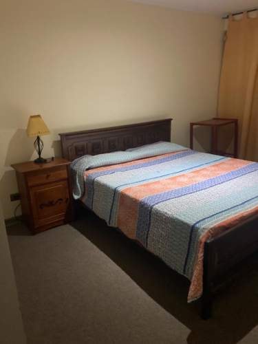 <p>Arriendo dormitorio</p> image