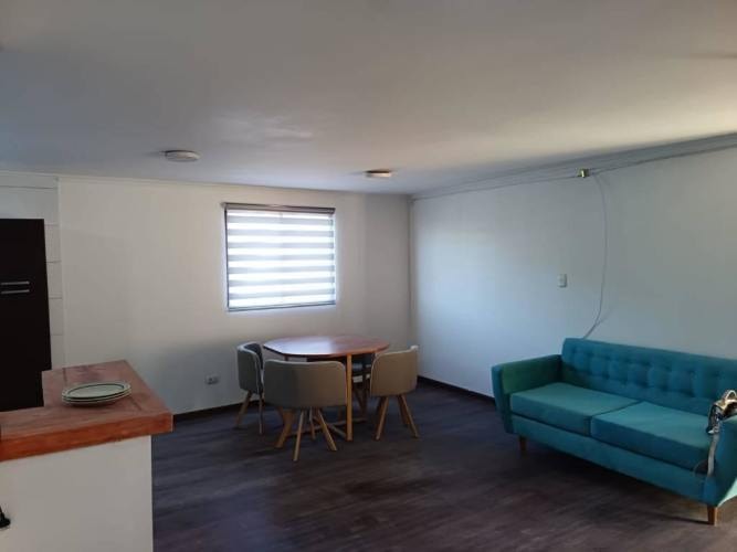 <p>Arriendo habitación amoblada</p> image