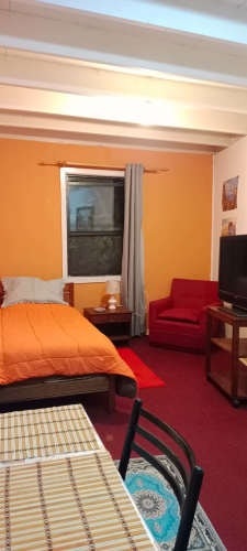 <p>Curauma excelente pieza tipo loft amplia soleada estacionamiento equipada</p>